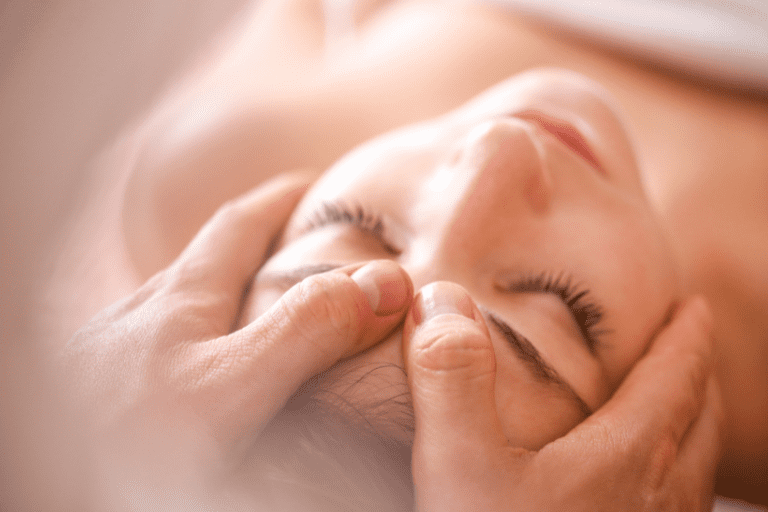 Head Massage With Ginger Therapy